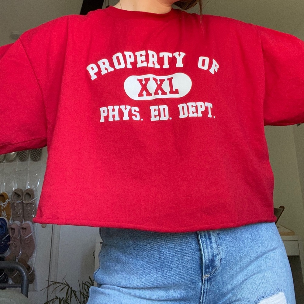 property of phys ed cropped red tshirt (vintage!)
